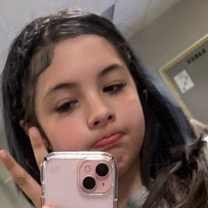 Meet your Posher, Caroline